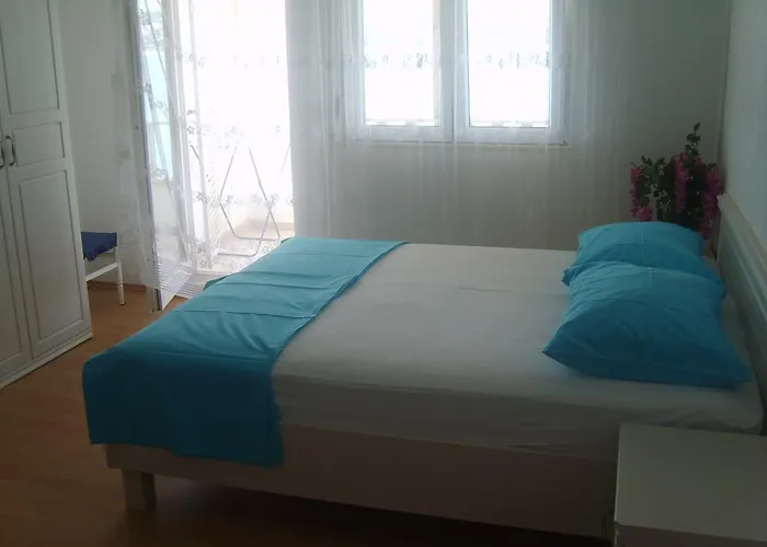 Apartman Iva *